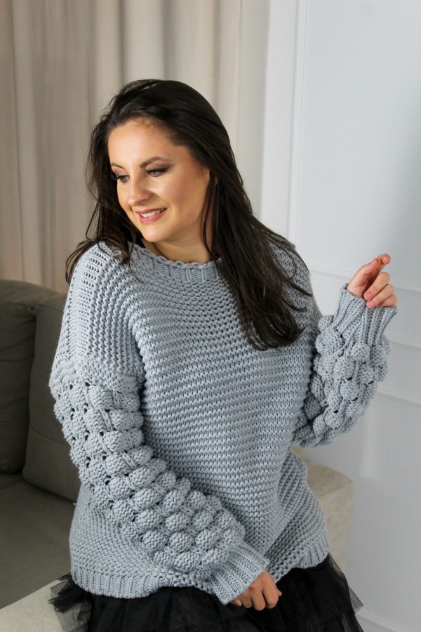 sweter oversize pompon szary Emma 4