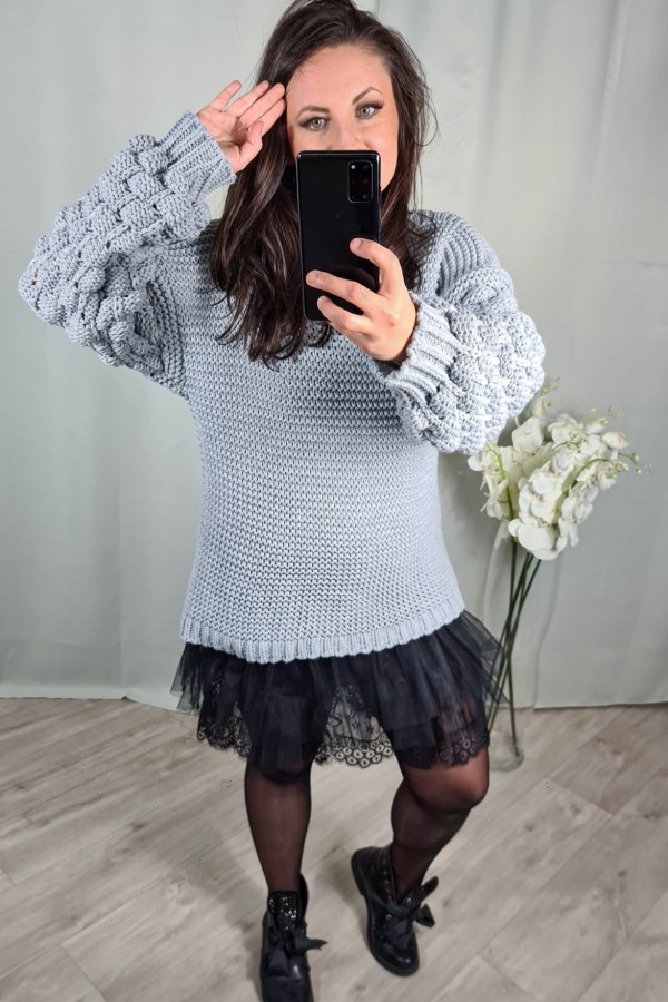 sweter oversize pompon szary Emma 10