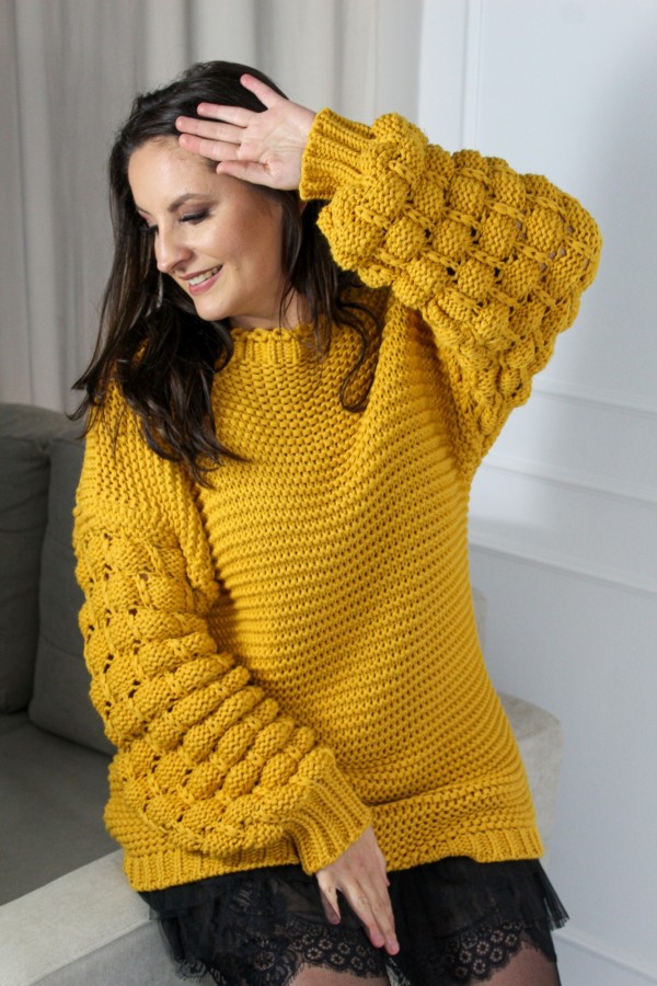 sweter oversize pompon musztarda Emma 4